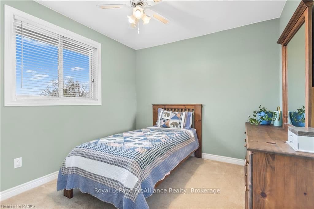 943 NEWHALL Drive photo 29
