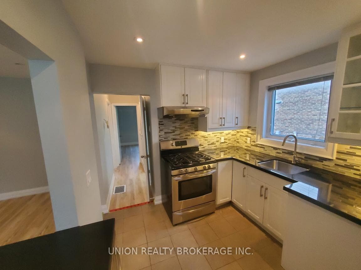 40 Winston Avenue Unit Main photo 4