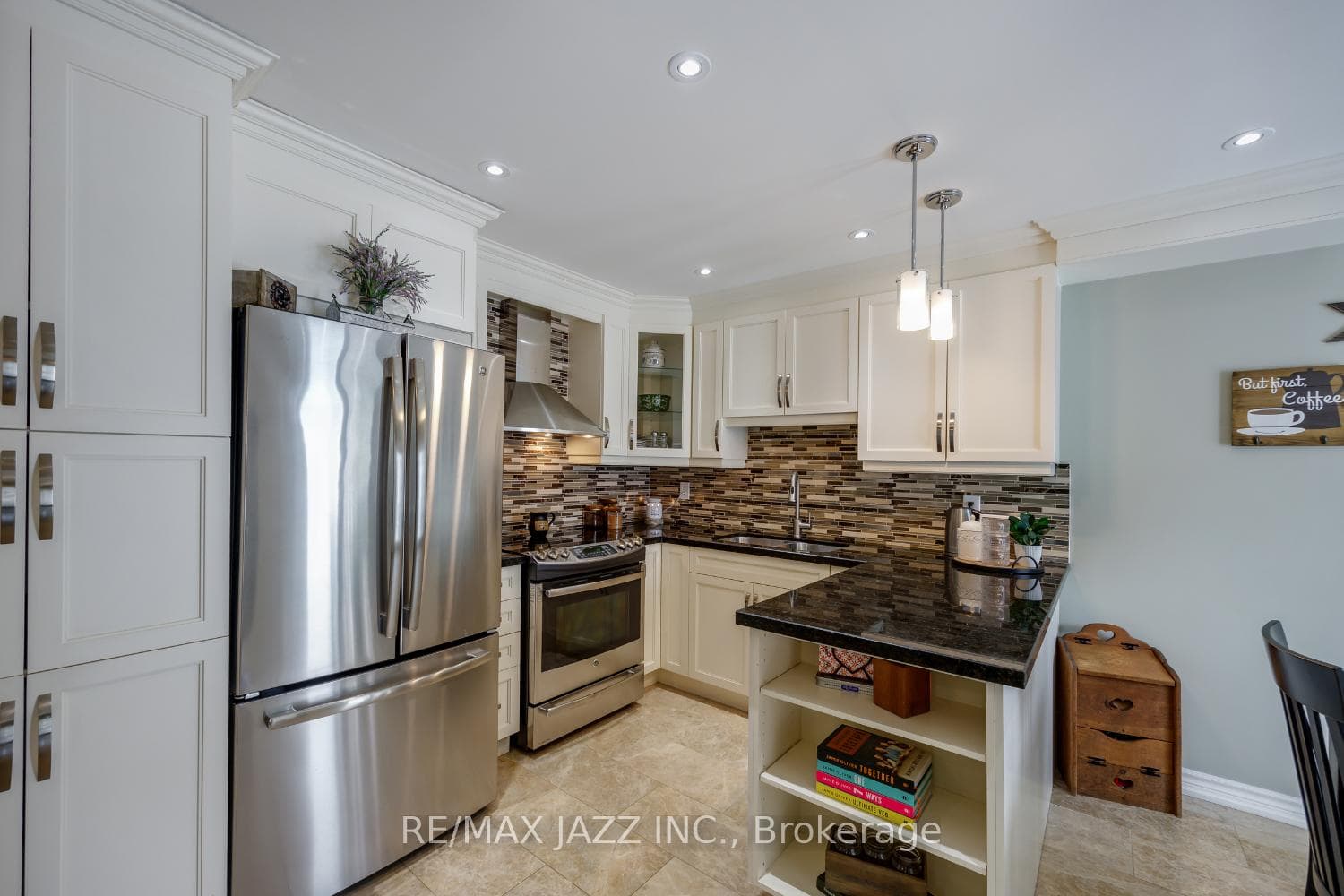 27 Hirons Drive photo 12