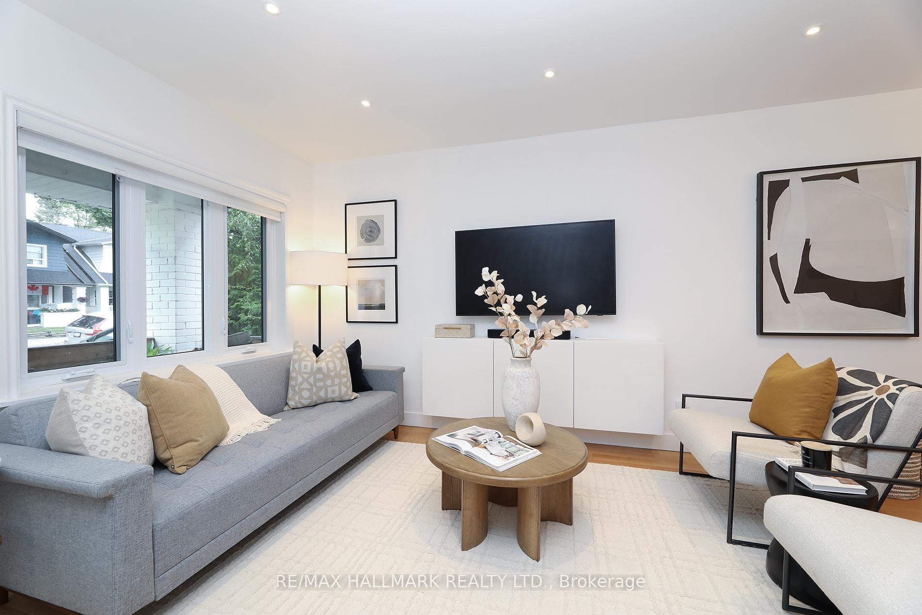 339 Scarborough Road photo 8