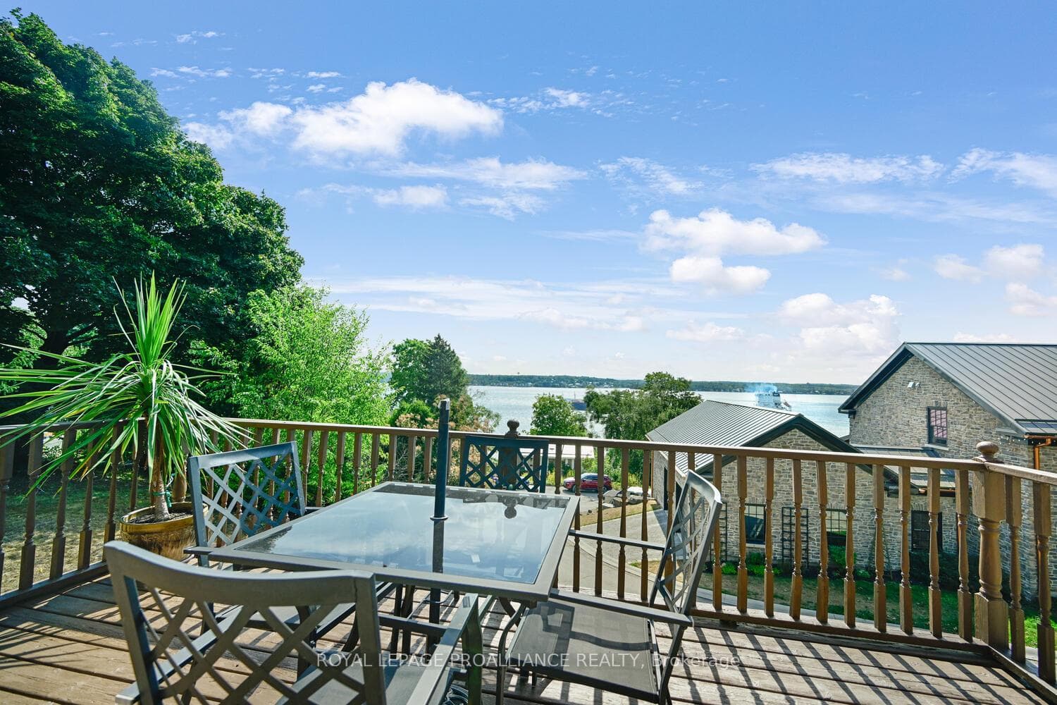 10 Cliffside Crescent photo 17