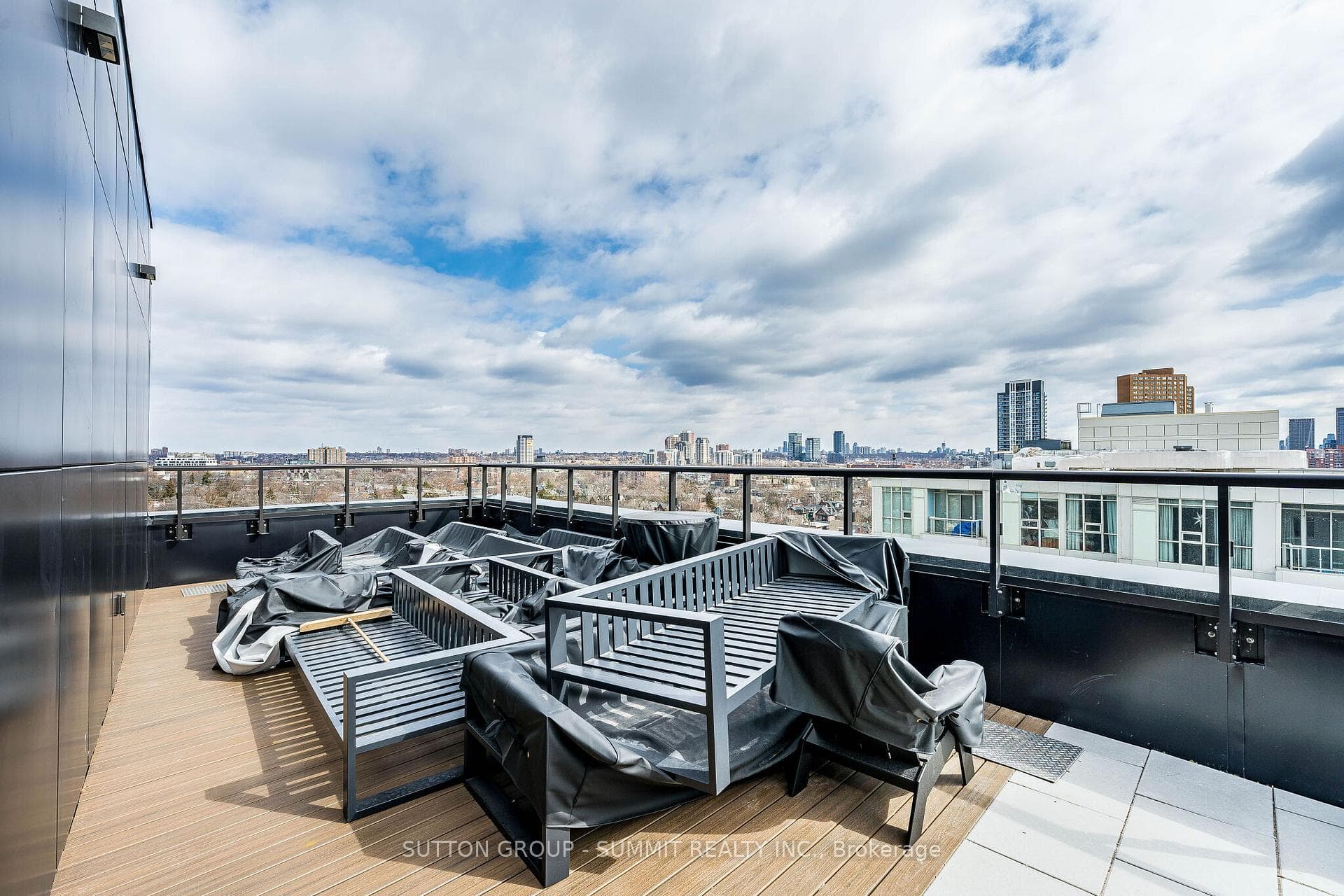 1660 Bloor Street Unit 901 photo 41