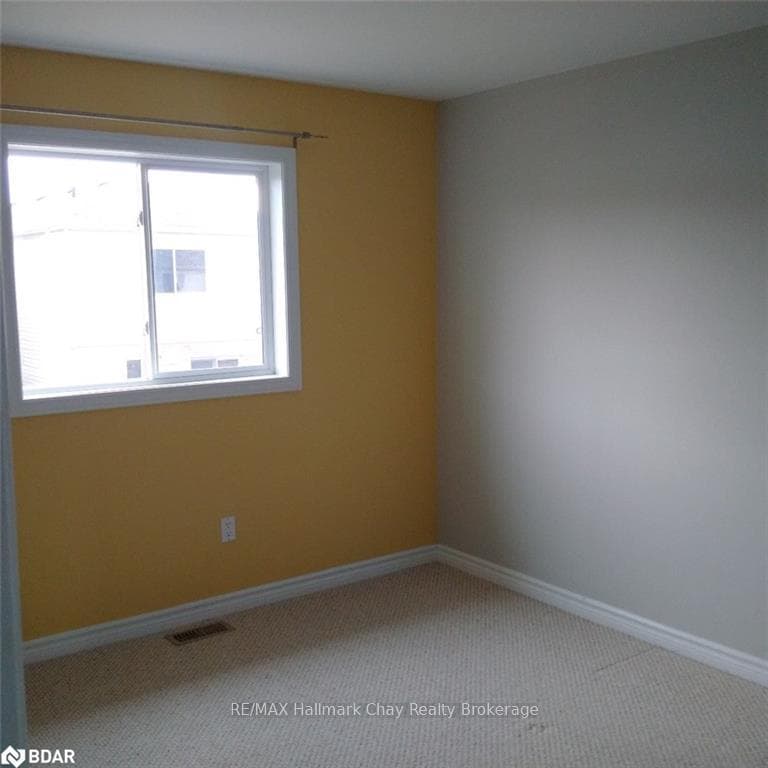 132 STONEMOUNT Crescent photo 17