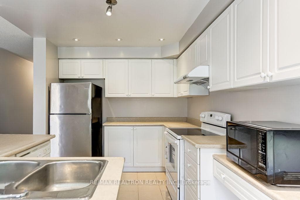20 Raintree Drive photo 13