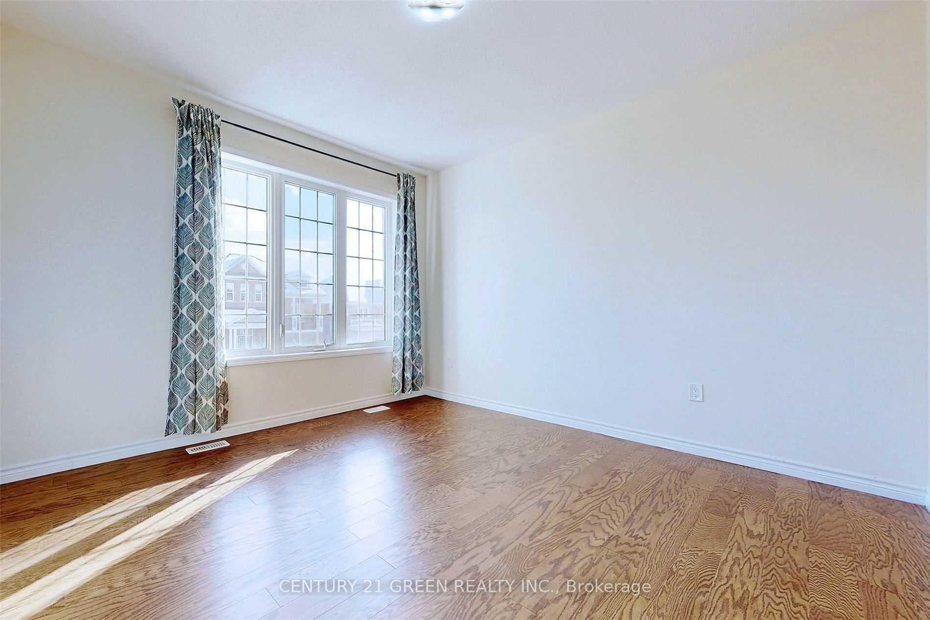 418 Hinton Terrace photo 28