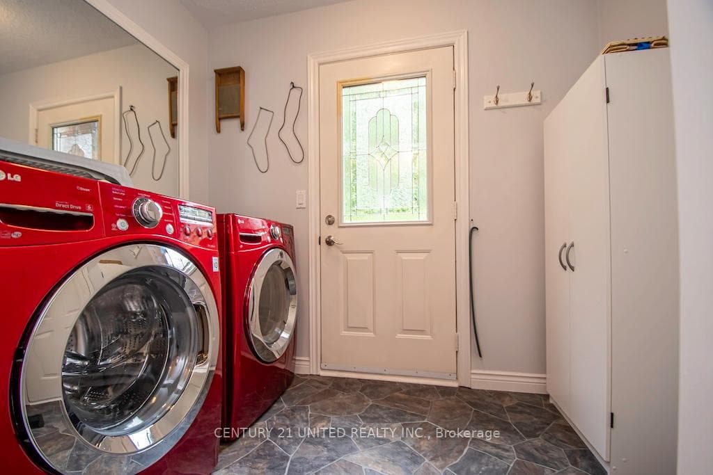 55 Cooper Court photo 18