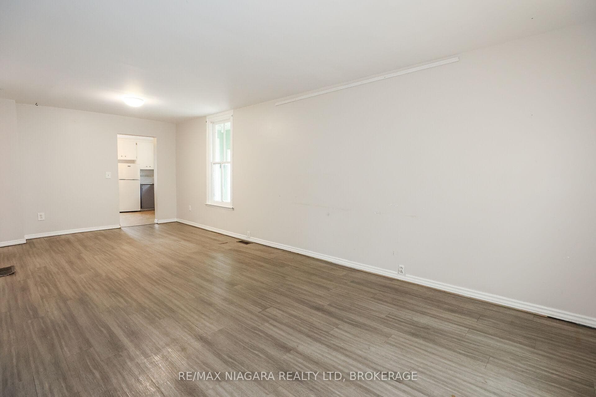 4125 May Avenue photo 12