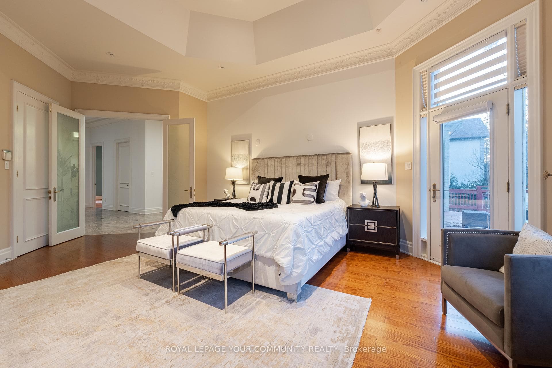 48 Arnold Avenue photo 20