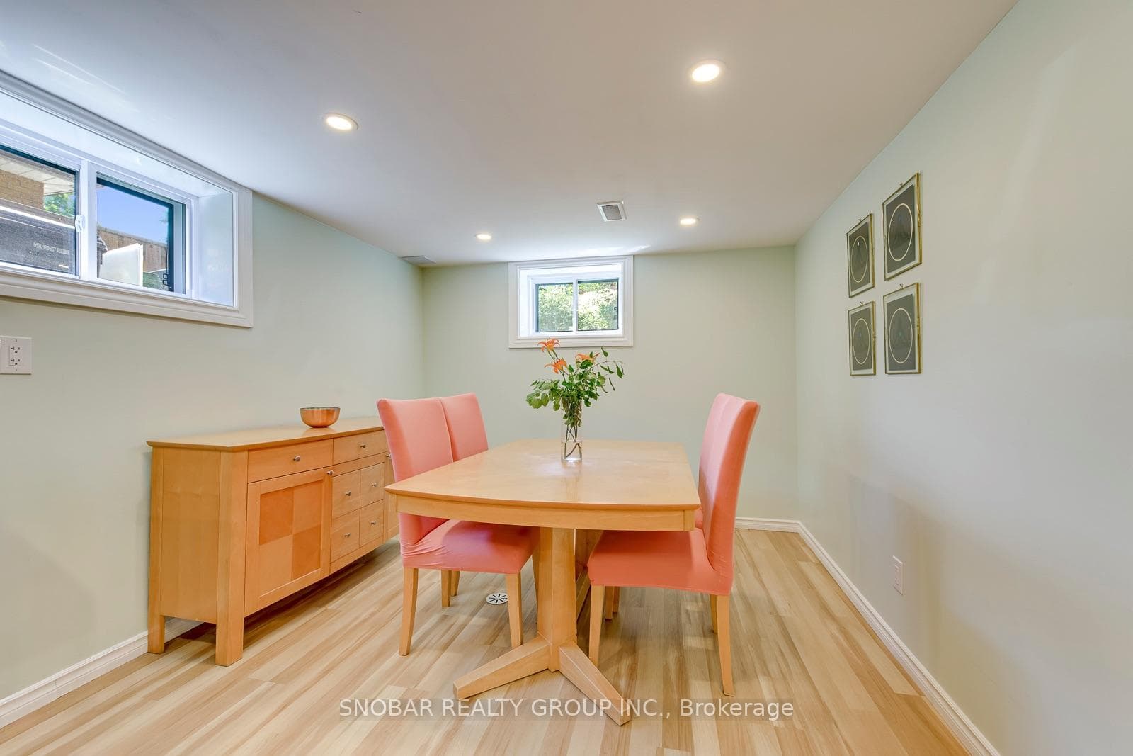2257 Lawrence Avenue photo 24