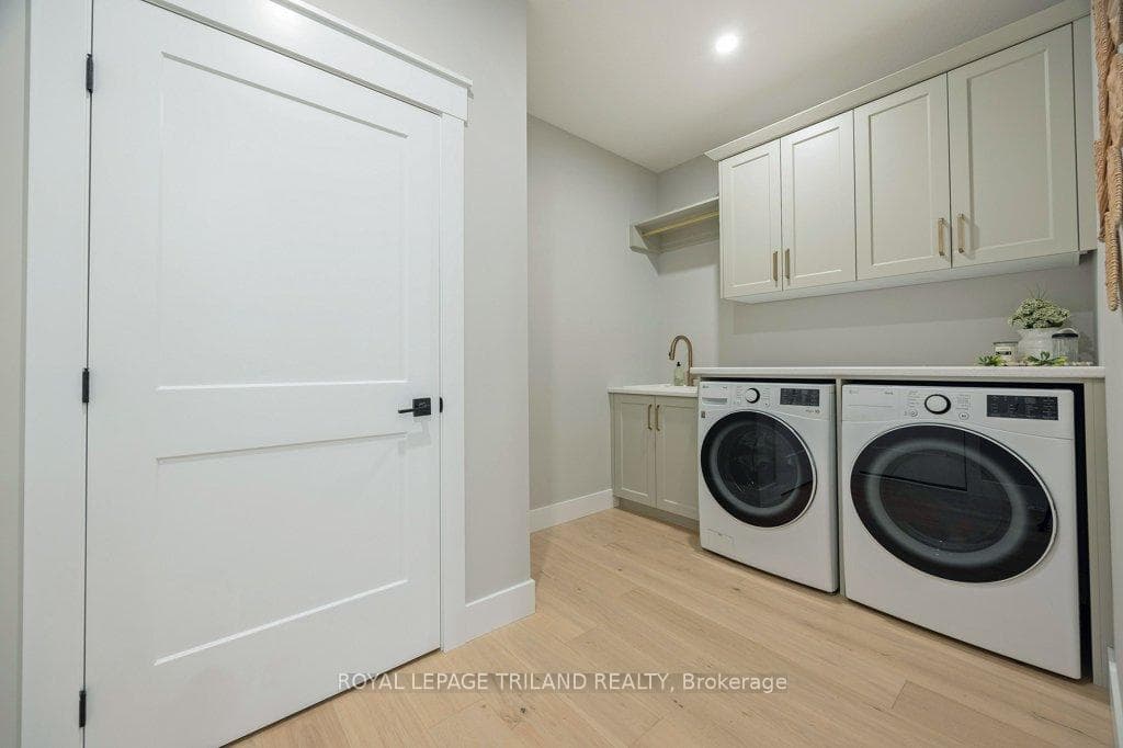 294 Nancy Street photo 28