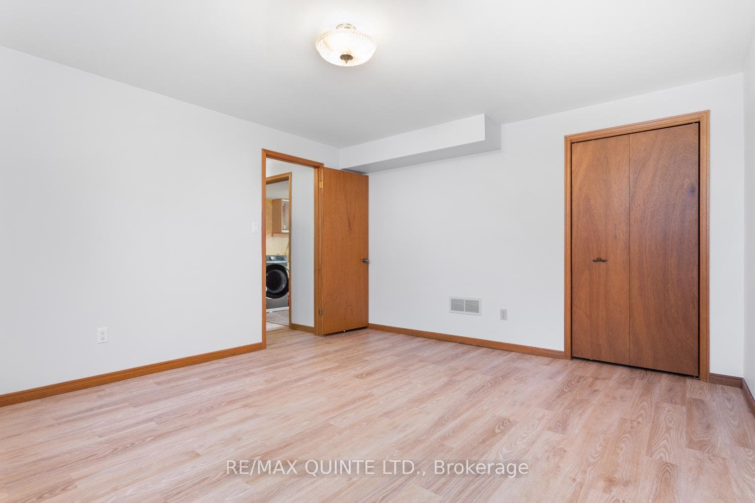 283 Hoards Road photo 27