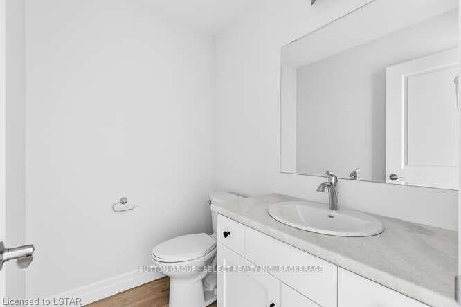 261 PITTOCK PARK Road Unit 4 photo 3