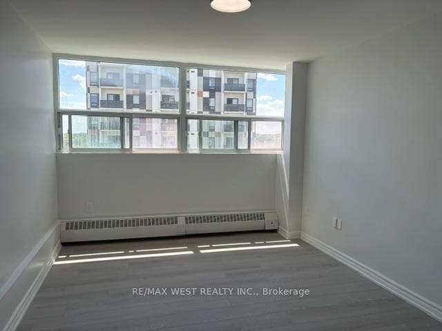 2345 Confederation Parkway Unit 804 photo 12