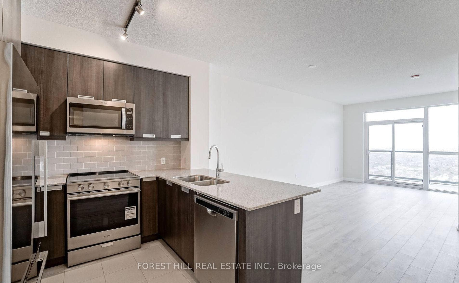 35 Watergarden Drive Unit 2611 photo 4