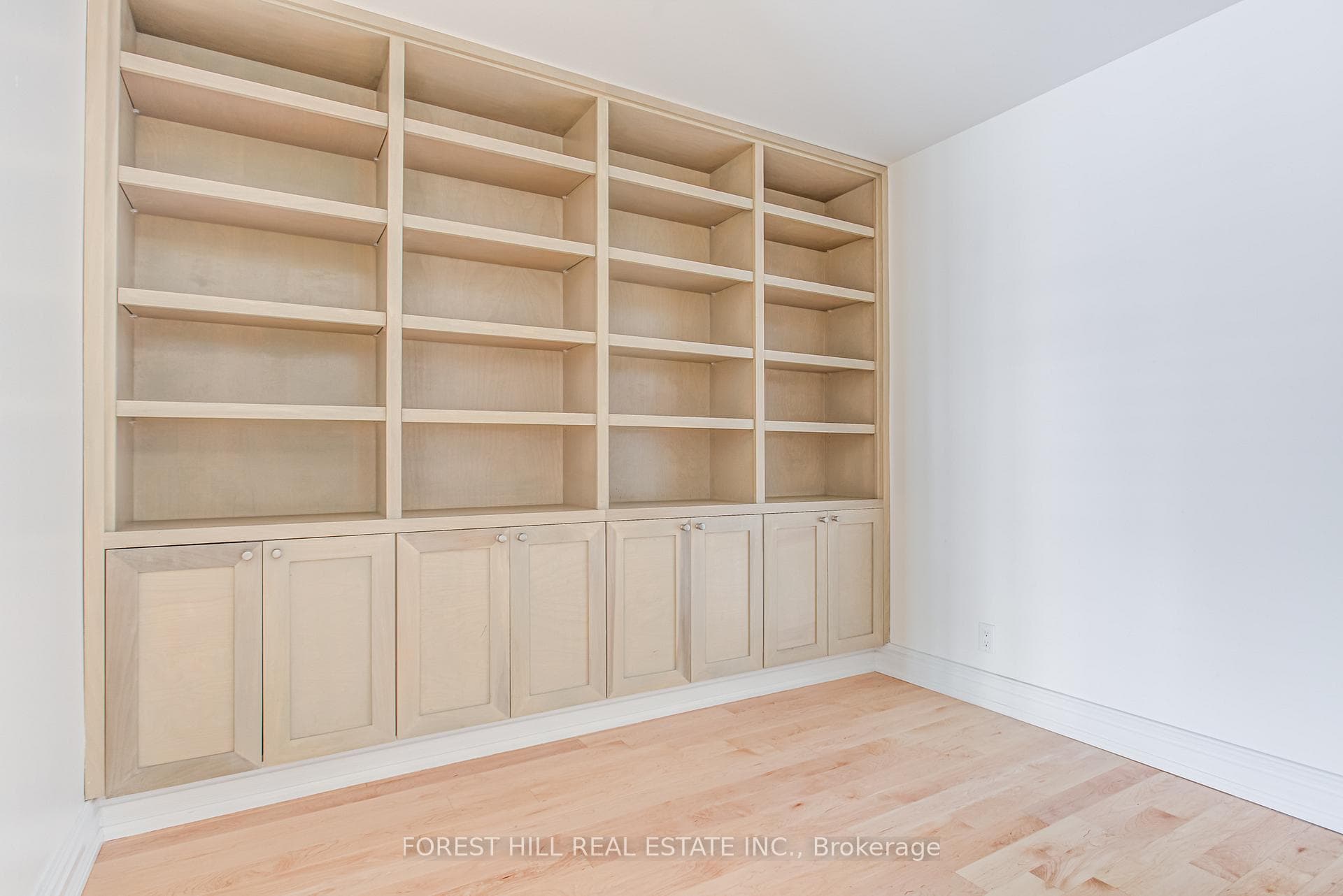 38 Avenue Road Unit 201 photo 21