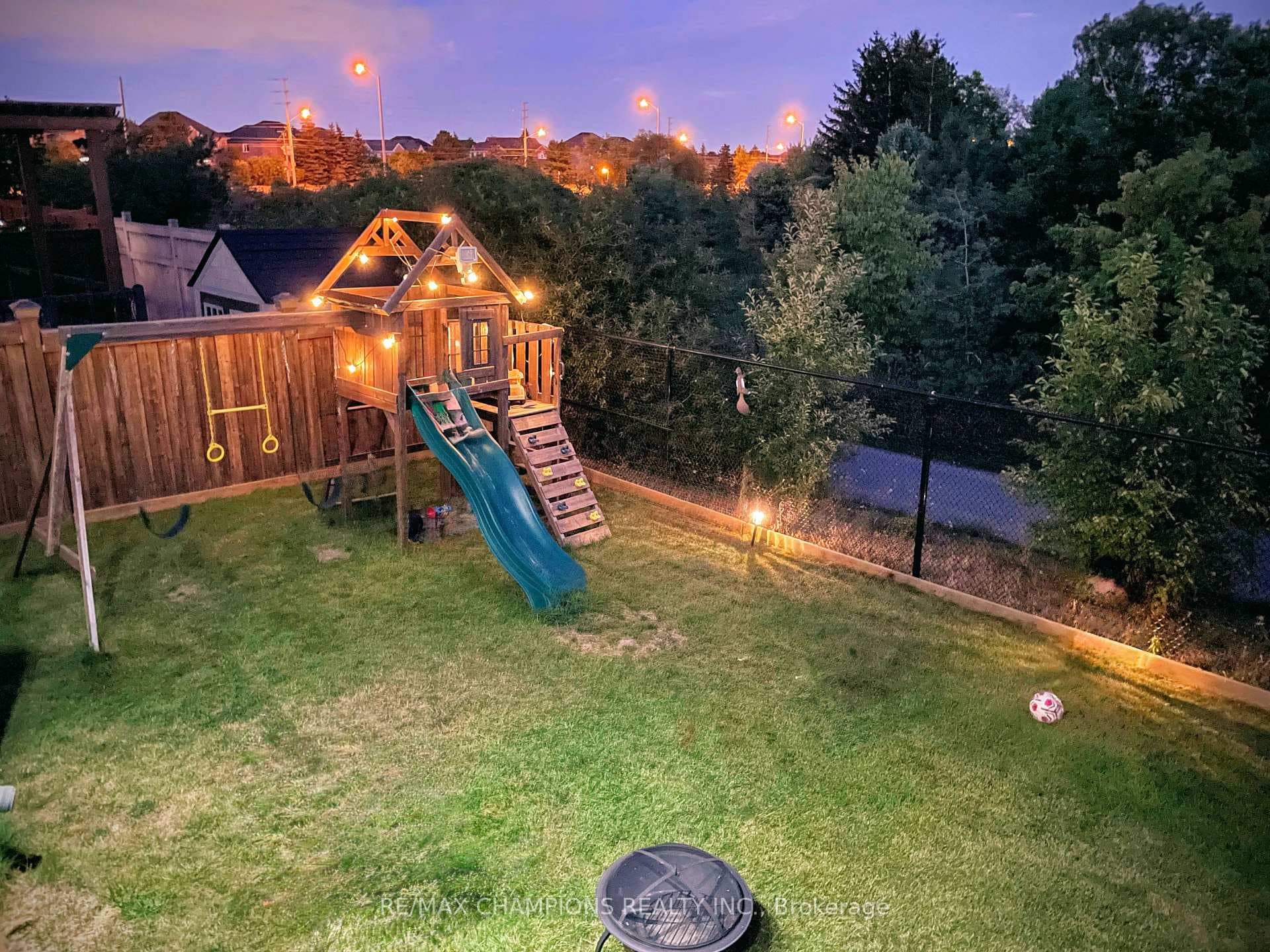 14 Naperton Drive photo 48