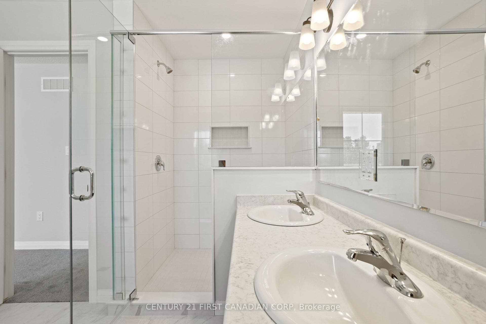6917 HEATHWOODS Avenue photo 18