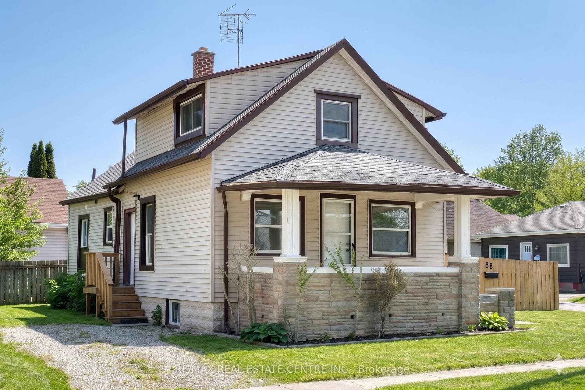 88 Lorne Avenue photo 1