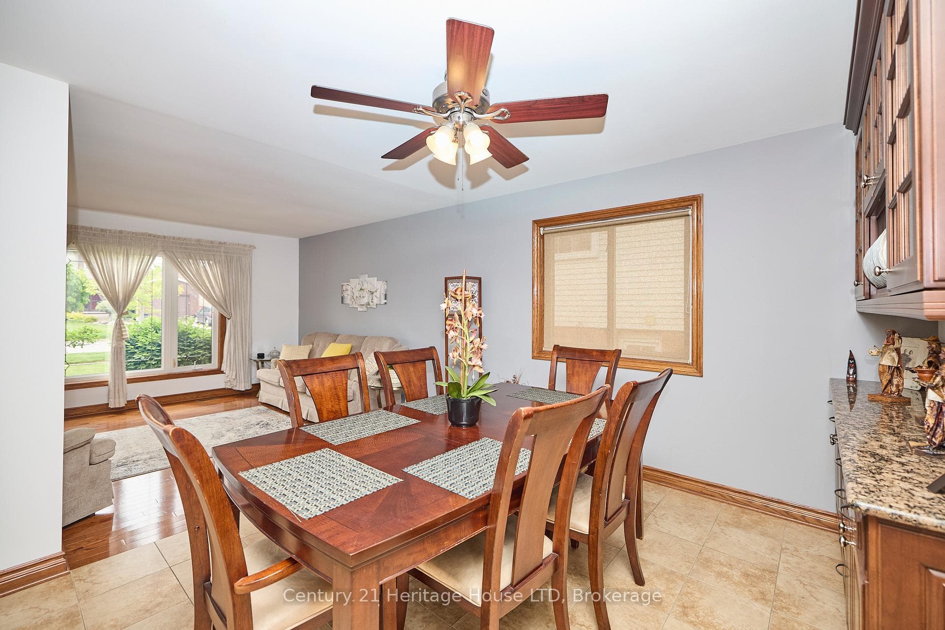 7 HUNTINGTON Lane photo 13