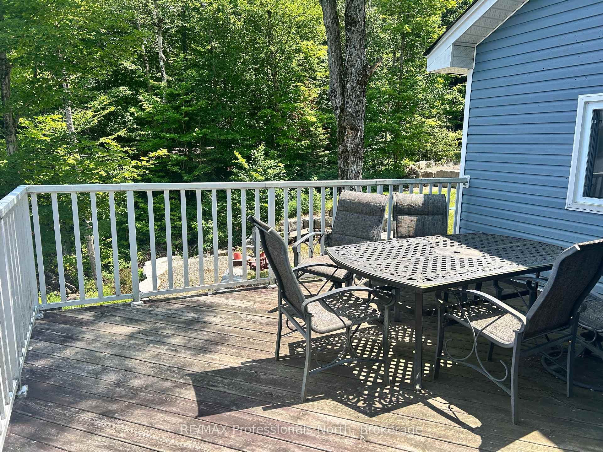 1129 Comak Crescent photo 20