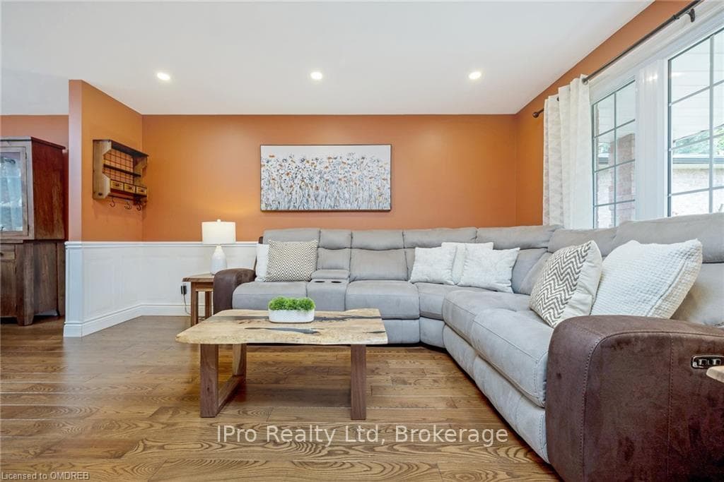 7 CALVERT Drive photo 8