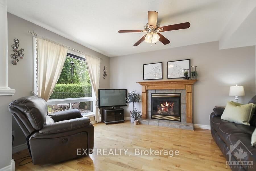 386 JAMIESON Street photo 14