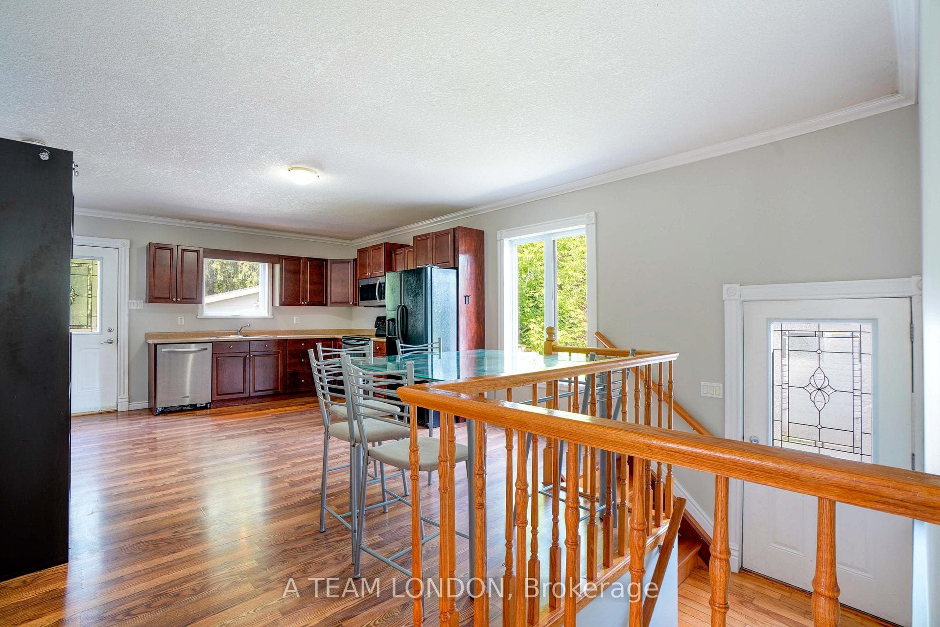 174 Britannia Avenue photo 8