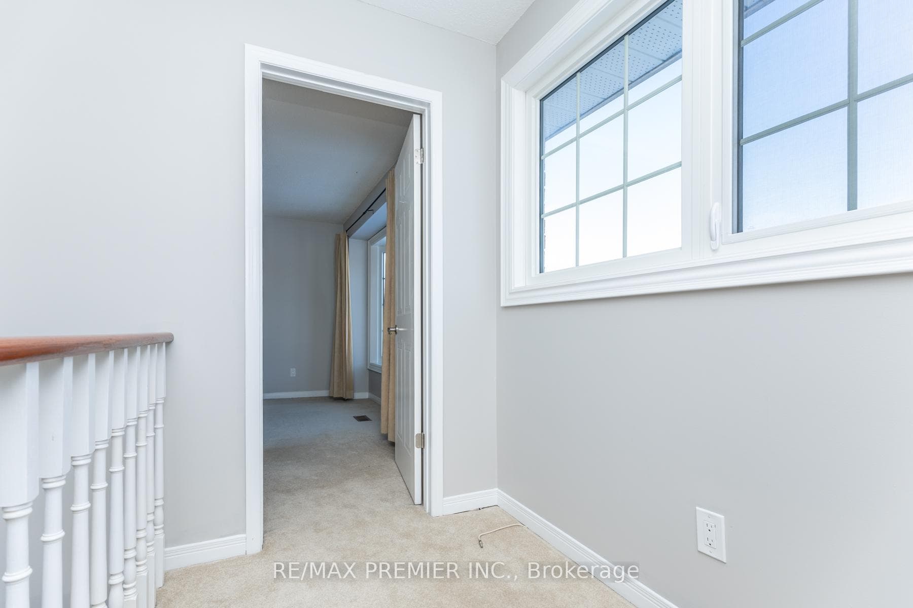 49 Bassett Boulevard Unit Main photo 31