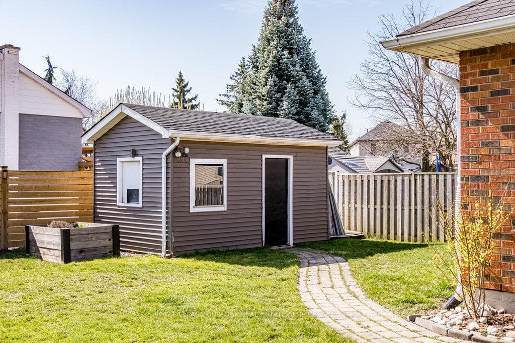 1358 Leighland Road photo 37