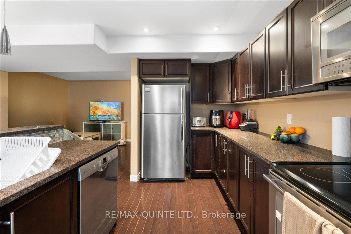 54 Princeton Place photo 5