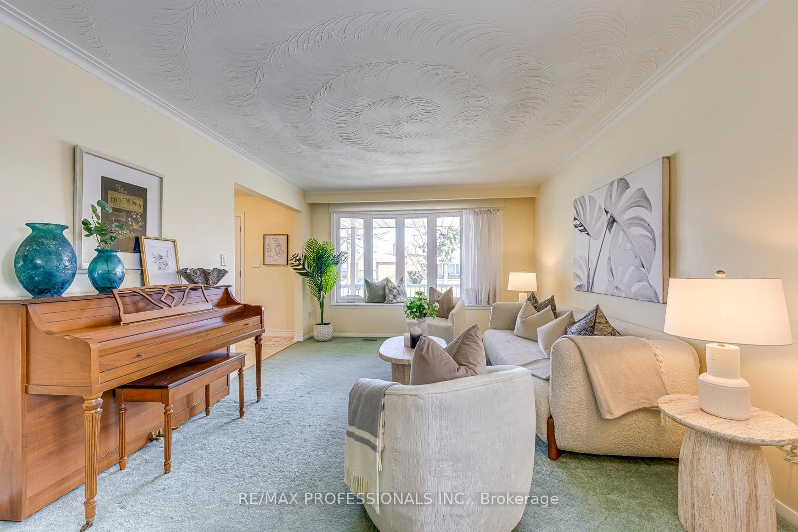 270 Wellesworth Drive photo 9
