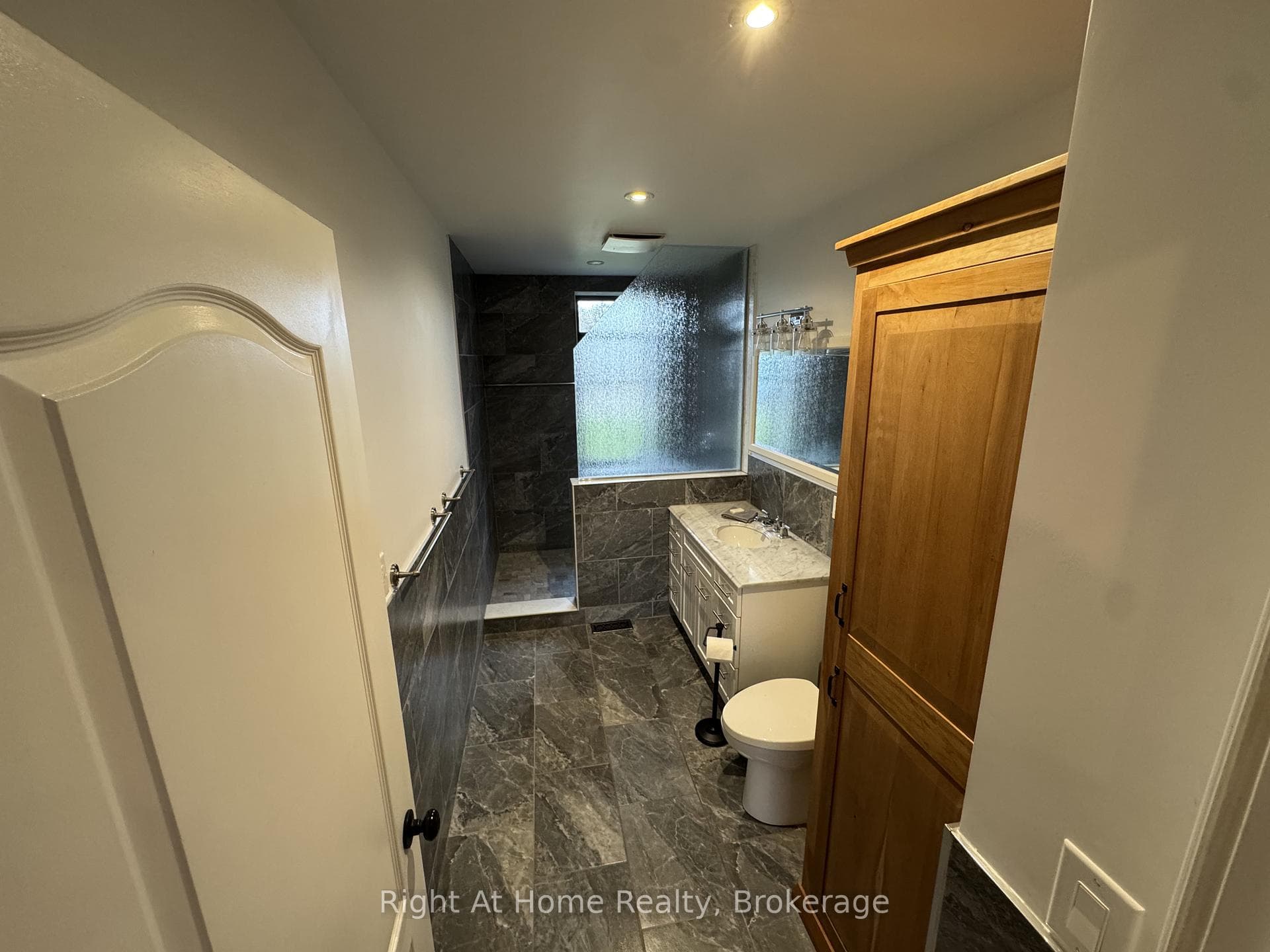 12 Erinville Drive photo 13