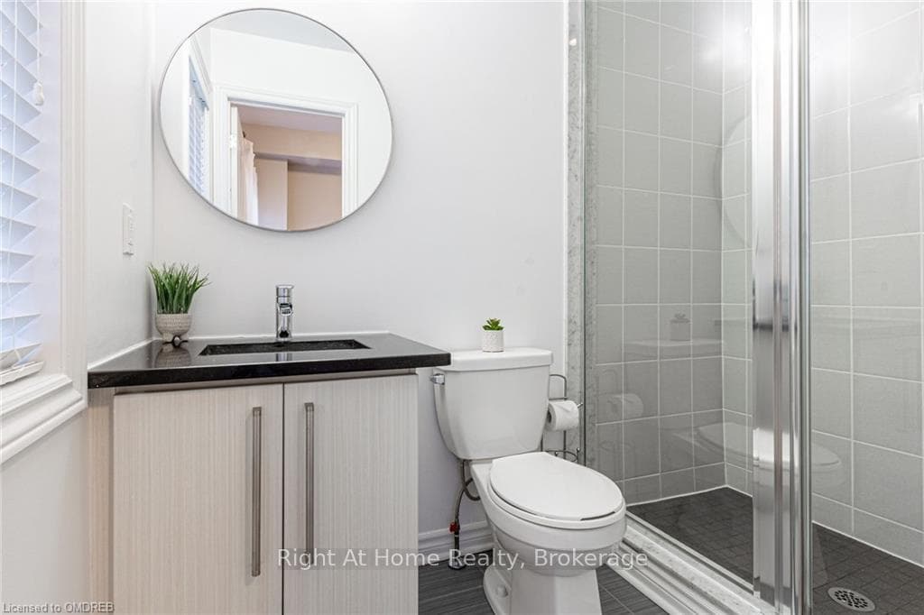 Third bedroom Ensuite bathroom