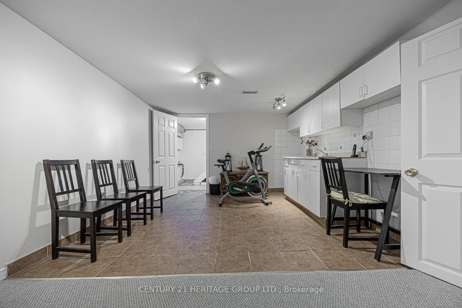 1059 Gorham Street photo 41