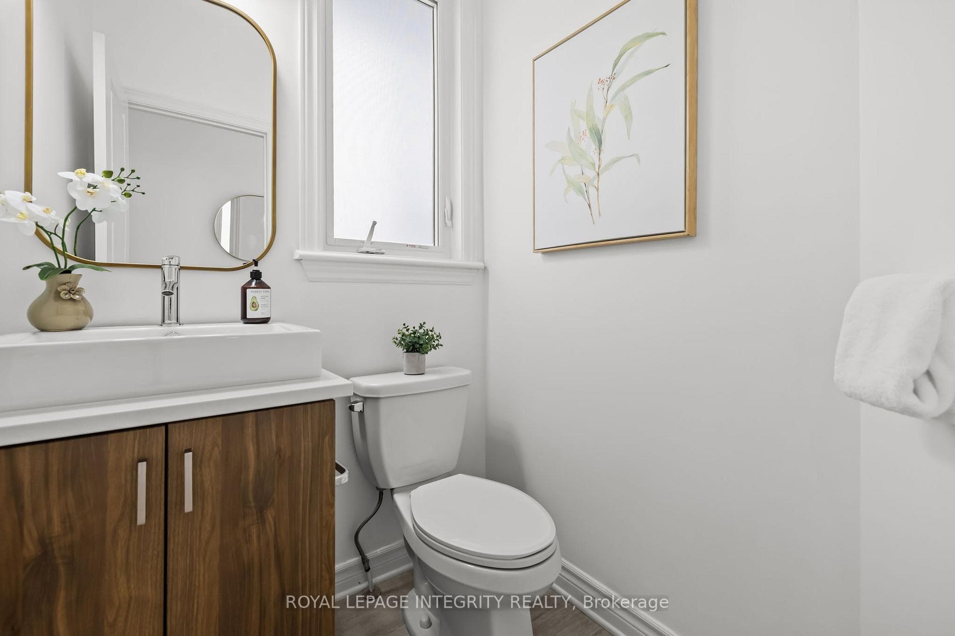 691 Capricorn Circle photo 4
