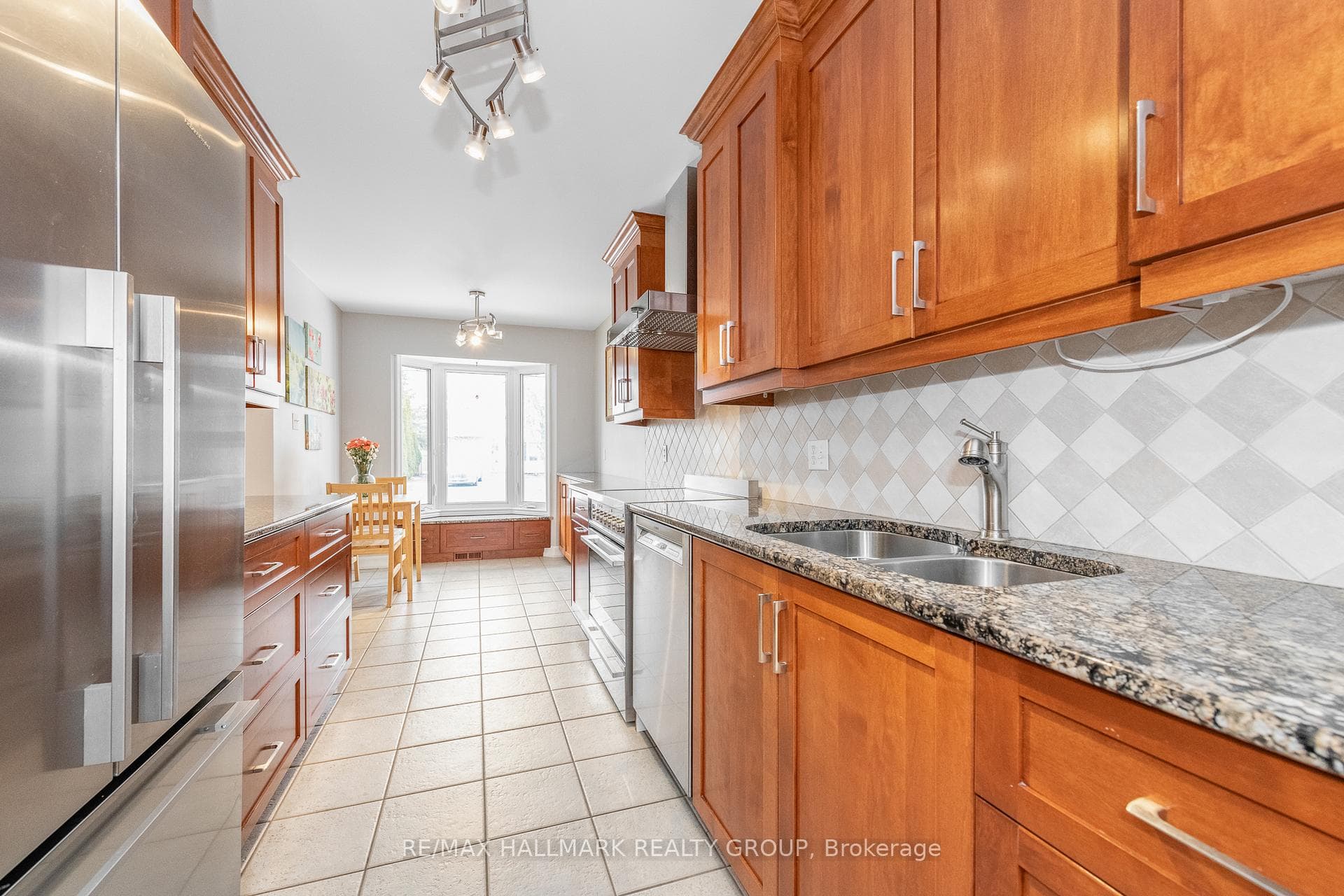 6380 St Louis Drive photo 8