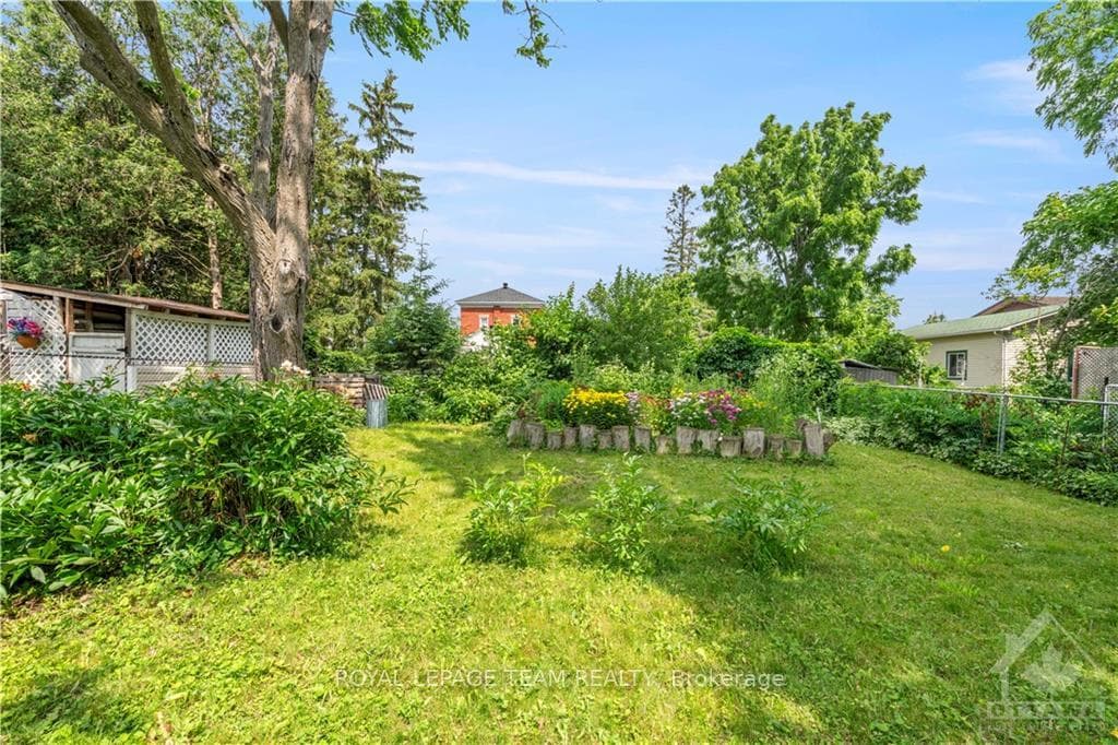 488 CLARENCE Street photo 29
