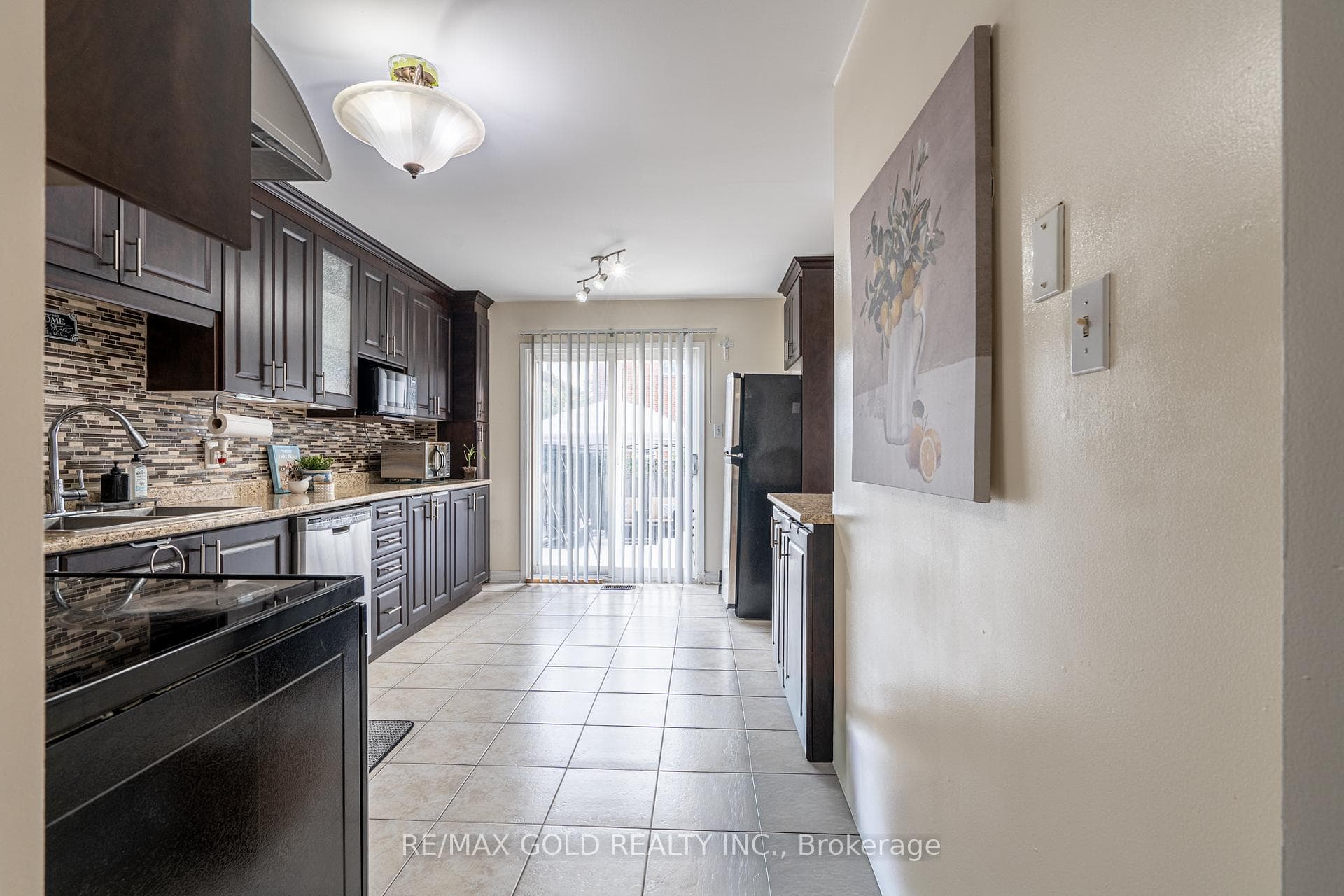86 Whitehaven Drive photo 11