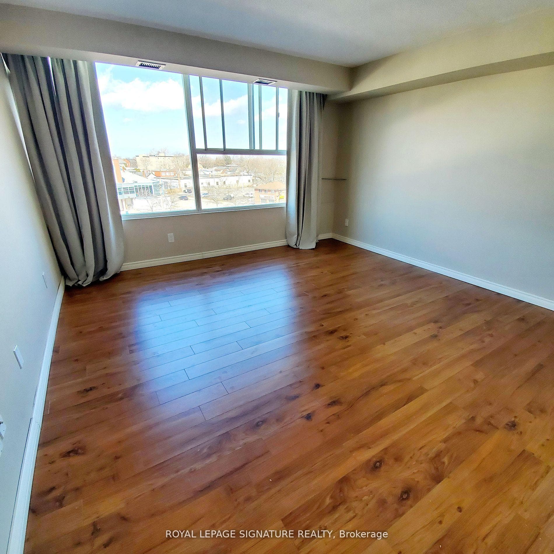 7 Gale Crescent Unit 502 photo 6