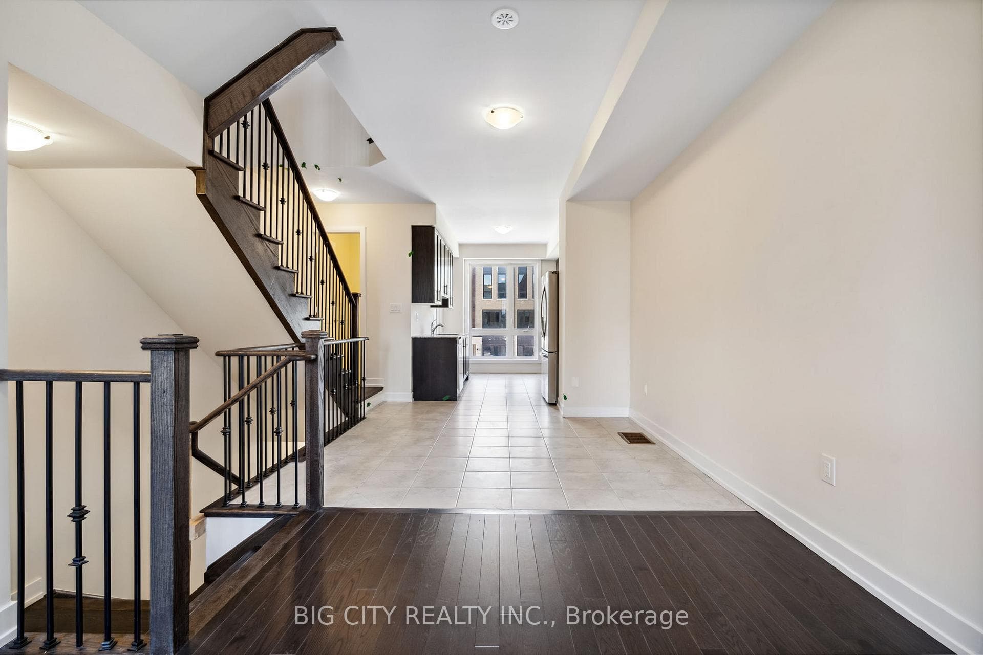 101 Stauffer Crescent photo 10