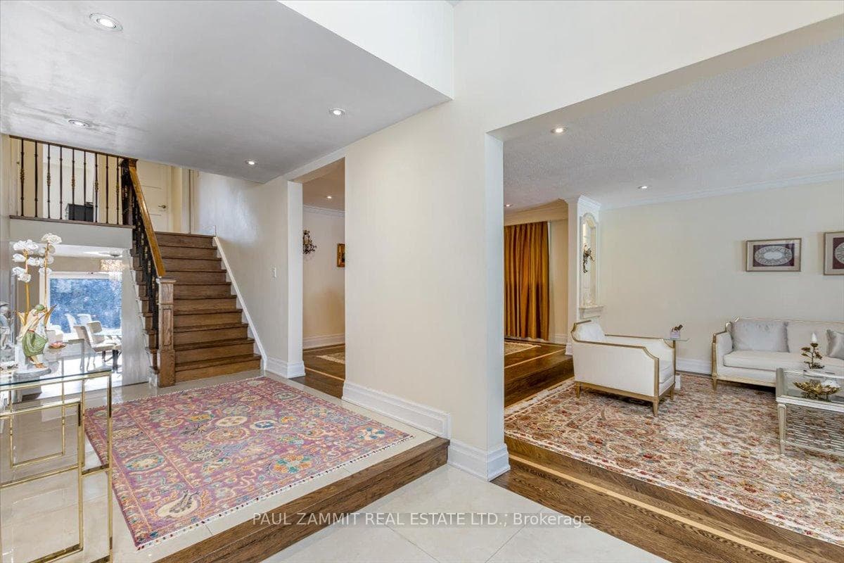 6 Cedar Forest Court photo 2
