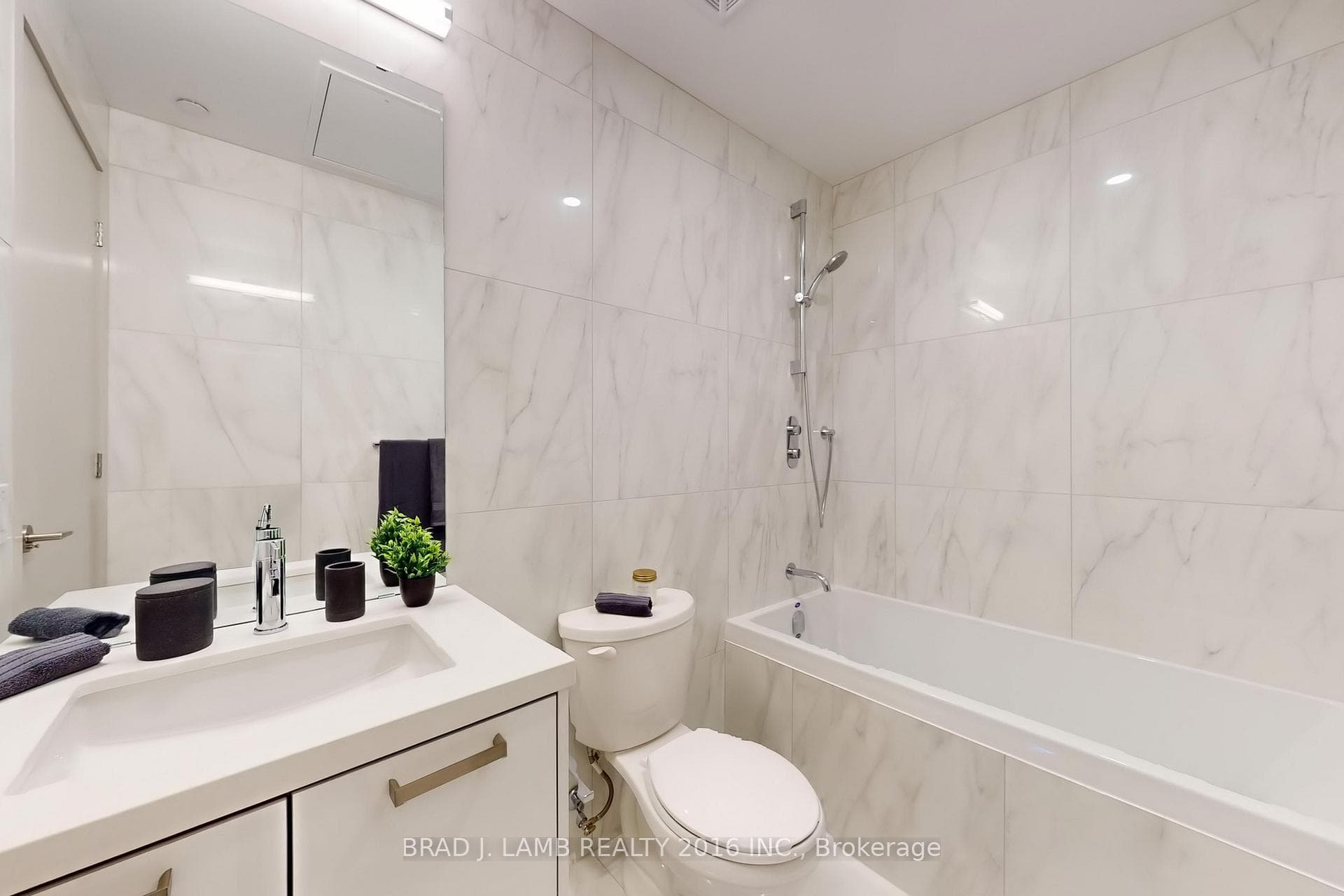 458 Richmond Street Unit 1701 photo 31