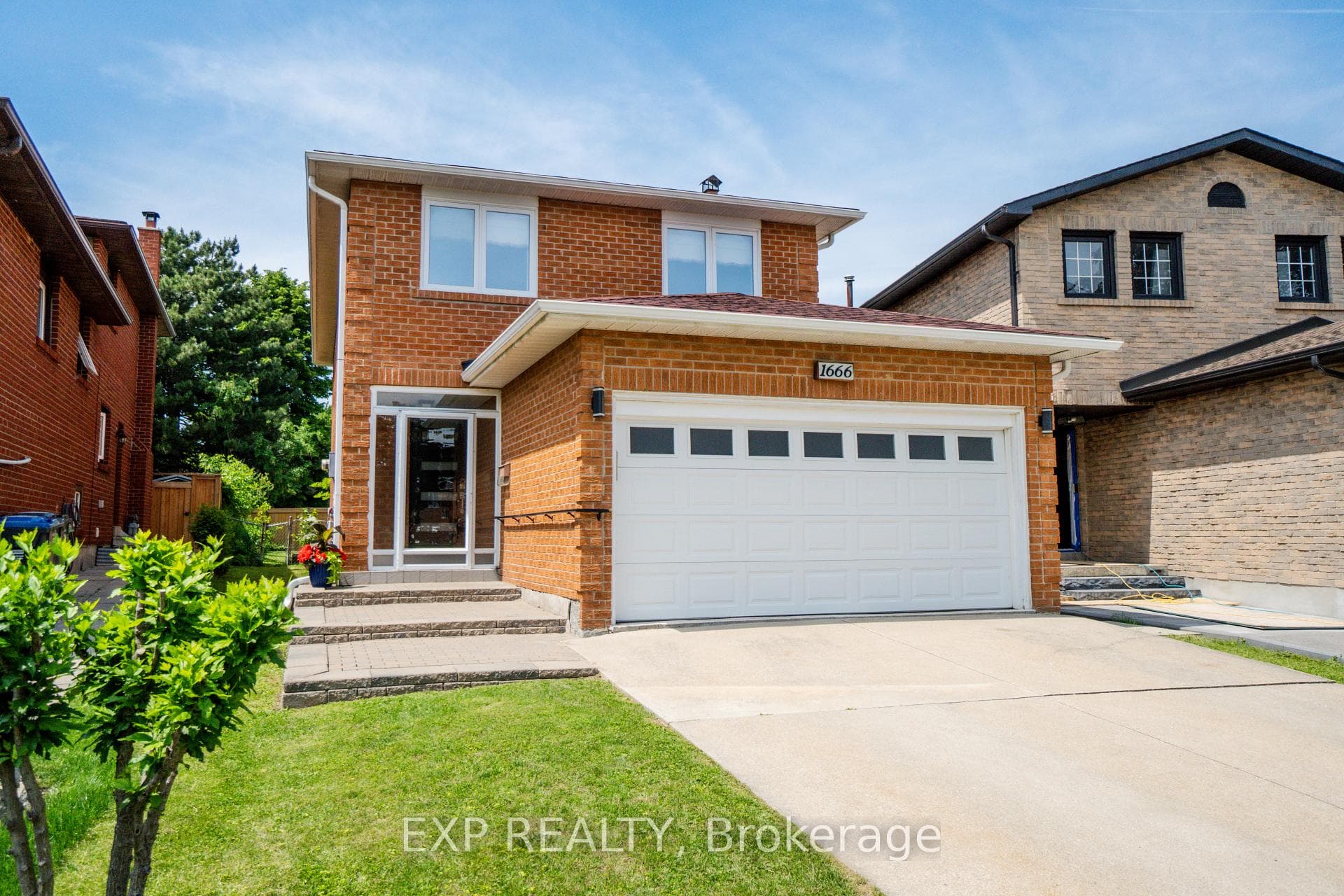 1666 Shale Oak Mews photo 1