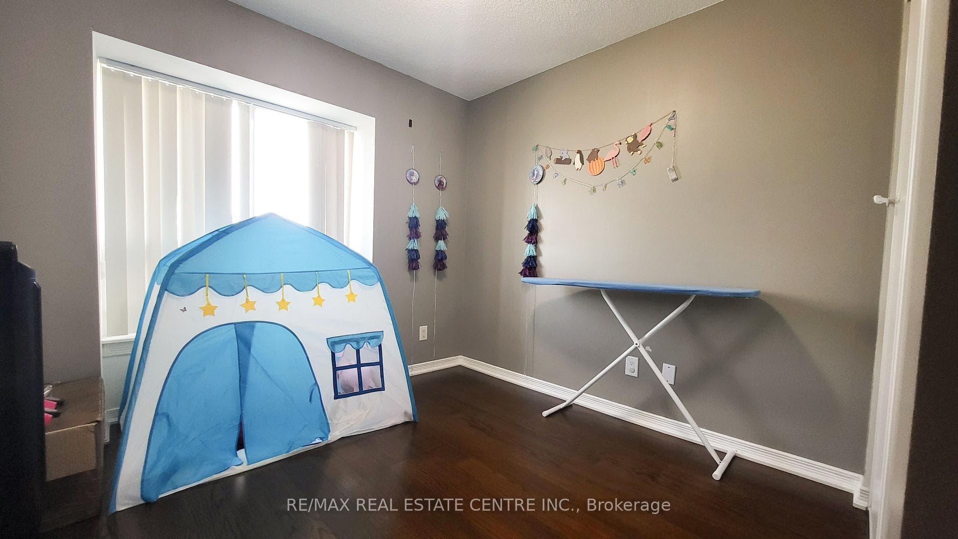 9 George Street Unit 1402 photo 17