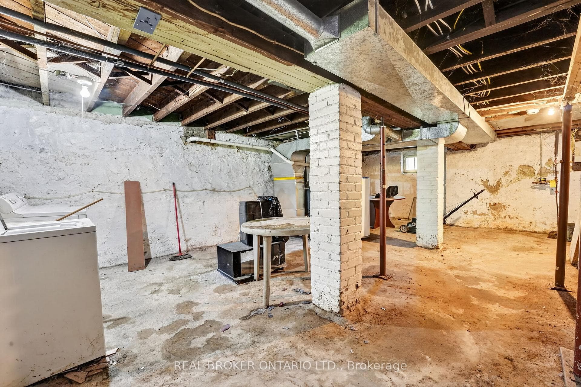 271 Manor Road photo 36