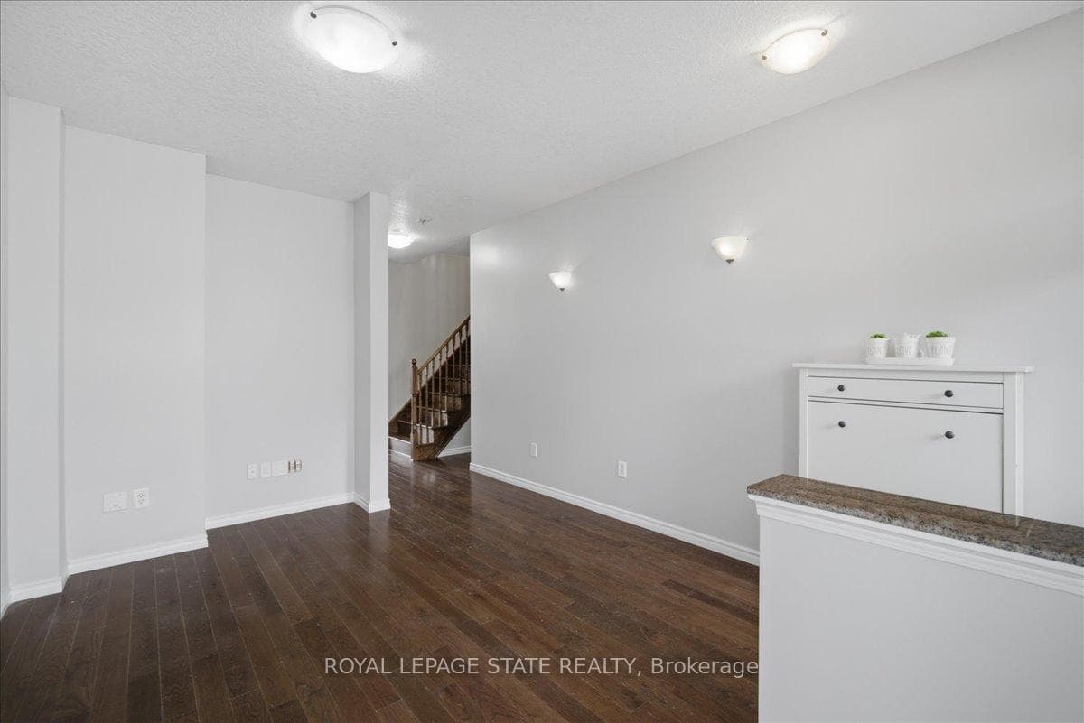 40 Whitwell Way photo 9