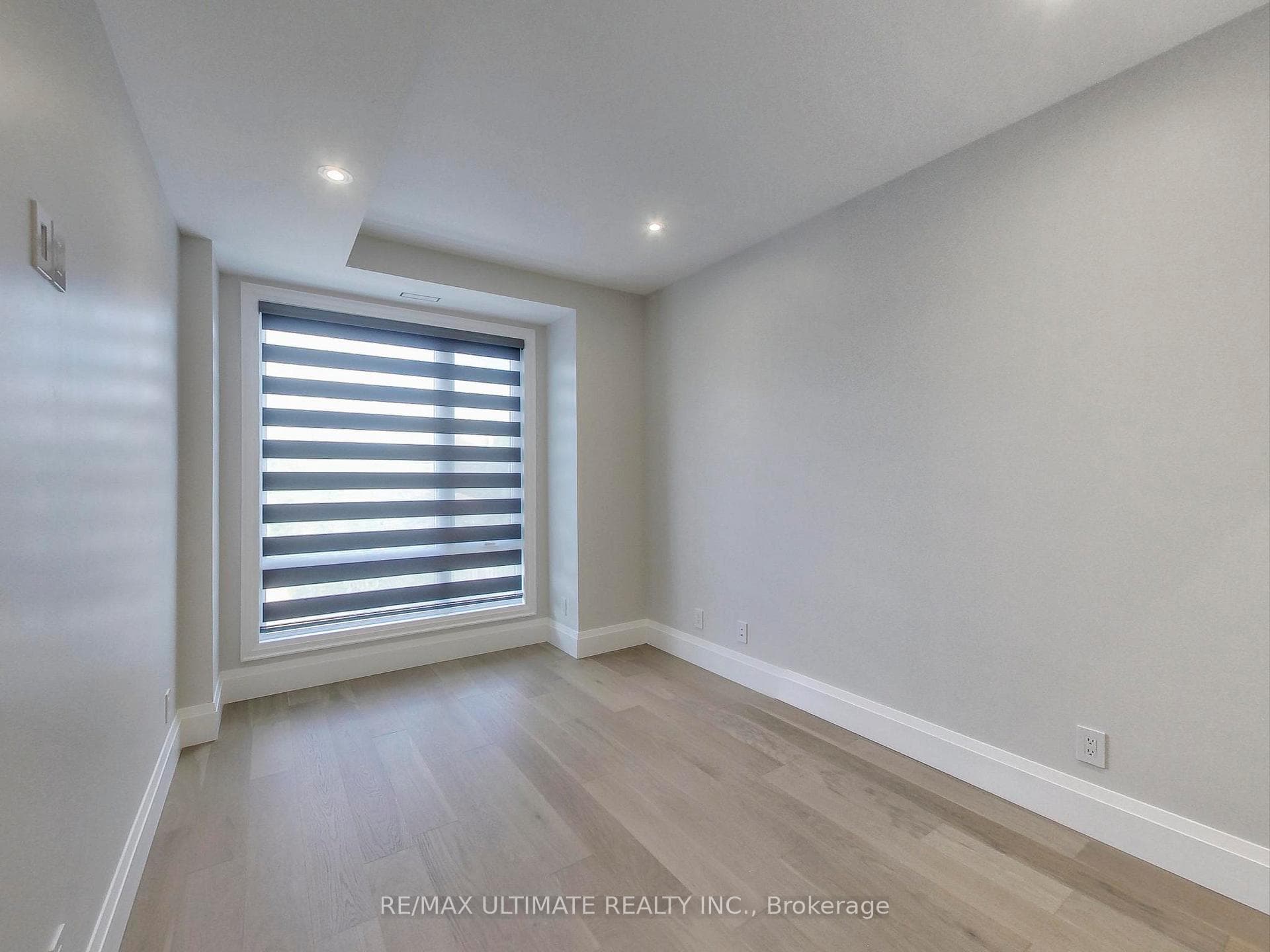 387 Glenholme Avenue Unit 201 photo 22