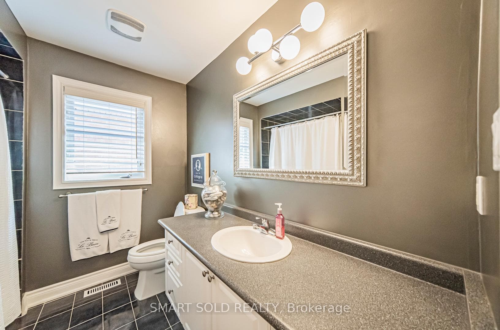 60 Chagall Drive photo 34