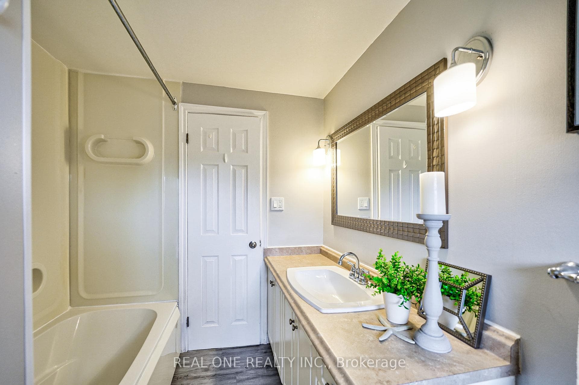 98 Prince Charles Drive photo 22