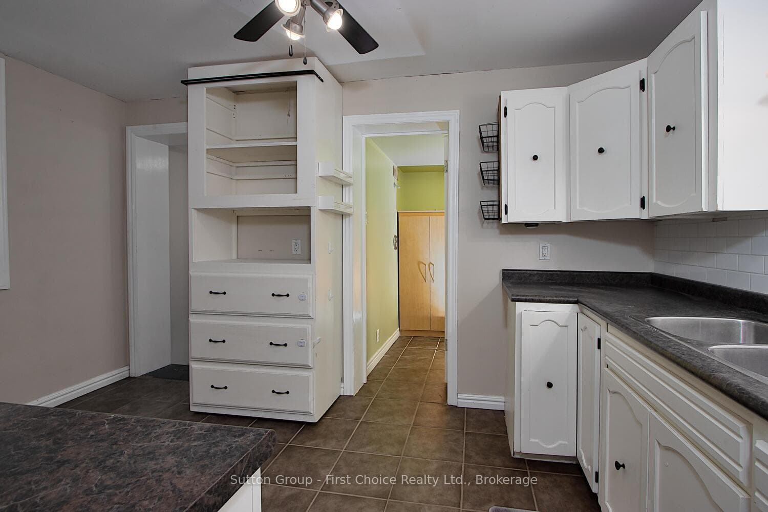 151 Caledonia Street photo 11